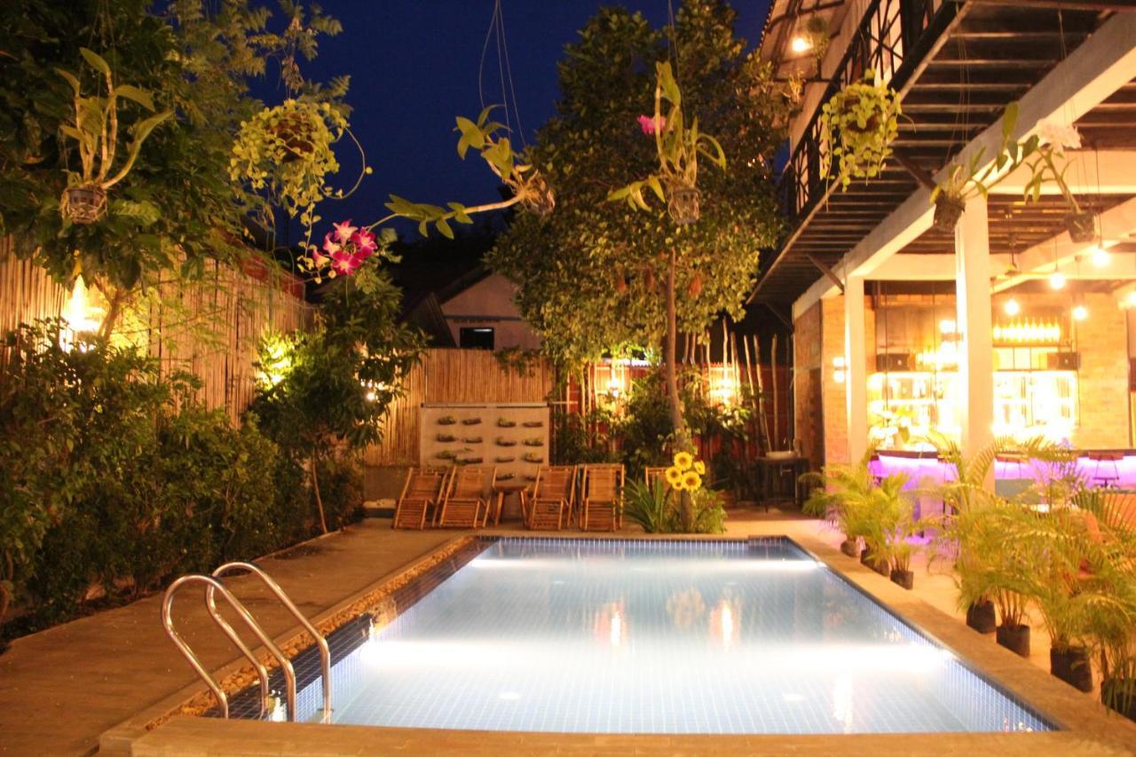 1953 Siem Reap Hostel Exterior foto